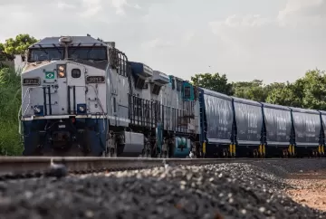 Rumo (RAIL3) bate recorde histórico de transporte em maio e Santander mantém recomendação de compra para ações