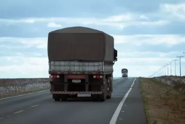 Safra recorde mantém frete agrícola em alta e fortalece demanda por transporte de grãos no Brasil