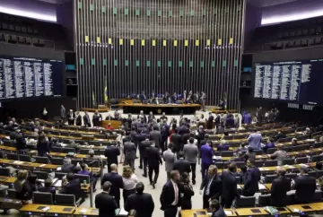 Câmara aprova MP que libera R$ 15 bilhões em crédito para exportadores e agroindústrias afetadas por tarifaço