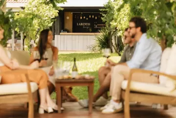 Vinhos Larentis amplia enoturismo no Vale dos Vinhedos com experiências que unem vinho, gastronomia e natureza