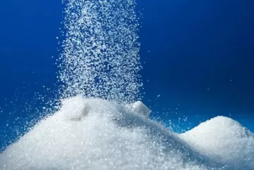 Açúcar fecha semana em queda nas bolsas internacionais; petróleo, câmbio e oferta global pressionam preços da commodity