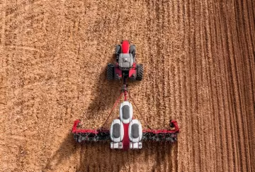 Clima instável exige planejamento e regulagem precisa de máquinas para garantir qualidade do plantio