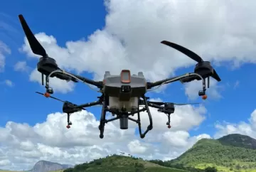 Mercado de drones agrícolas deve movimentar mais de R$ 2 bilhões em 2026 e acelerar transformação da agricultura de precisão no Brasil