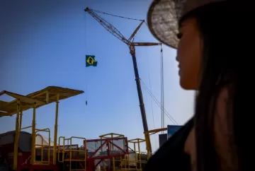 Bioenergia ganha força no Brasil com gasolina E32 e impulsiona investimentos no setor sucroenergético