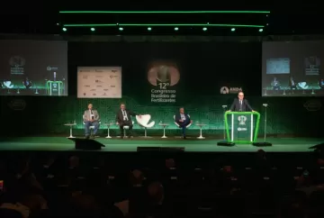 Congresso Brasileiro de Fertilizantes 2026 debate geopolítica, inovação e competitividade do agronegócio