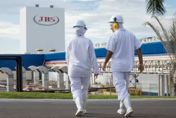 JBS abre mais de 315 vagas de emprego no Rio Grande do Sul; maioria não exige experiência