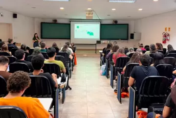 Levedura de cana-de-açúcar aproxima universitários da ciência aplicada à nutrição animal