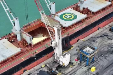 Porto do Açu importa enxofre pela primeira vez e reforça logística de fertilizantes no Brasil