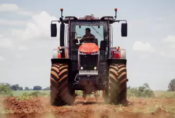 Transmissão CVT em tratores pode reduzir consumo e melhorar eficiência no campo