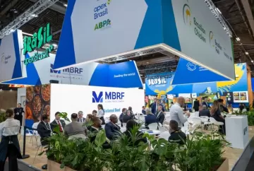 MBRF amplia vendas internacionais em 15% e reforça estratégia multiproteína na SIAL Paris 2026
